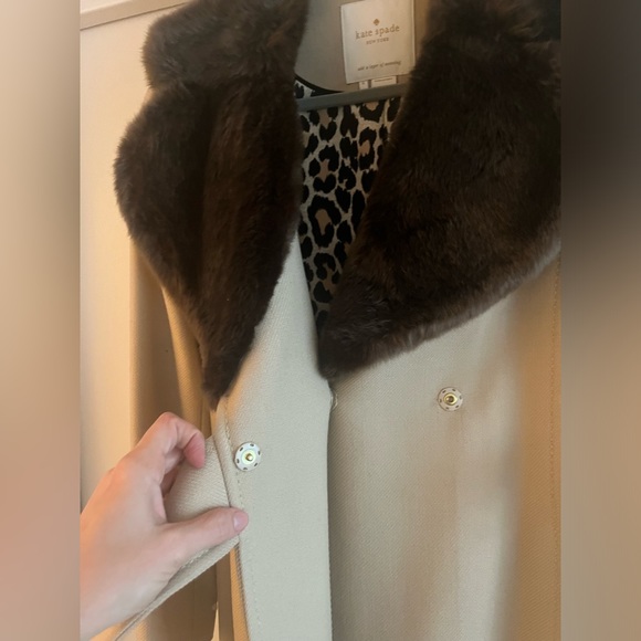 GORGEOUS Kate Spade coat in light tan with fur neck 🤎🤍 - Picture 3 of 6
